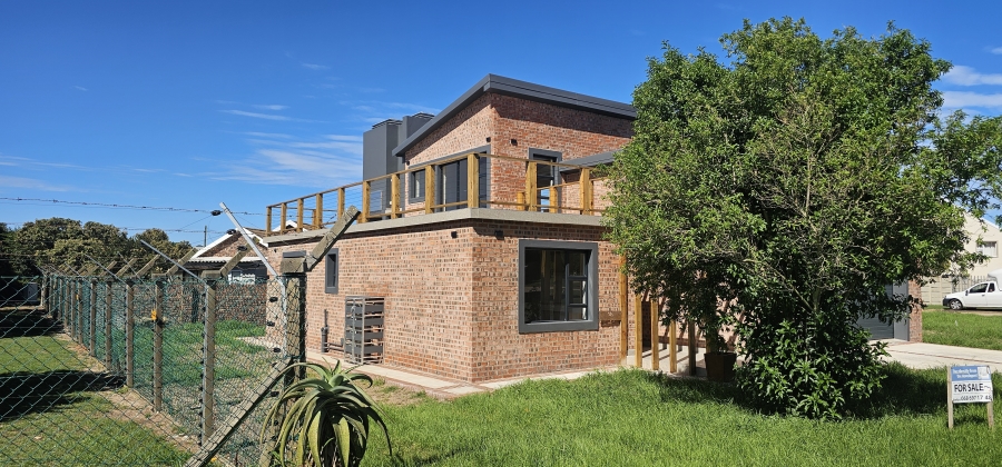 4 Bedroom Property for Sale in Aston Bay Eastern Cape